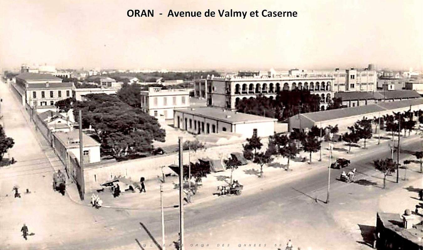 Oran - Avenue de Valmy et Caserne.jpg
